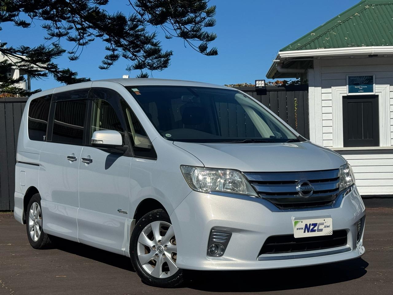 2013 Nissan Serena HYBRID + 8 SEATER + HIGHWAY STAR