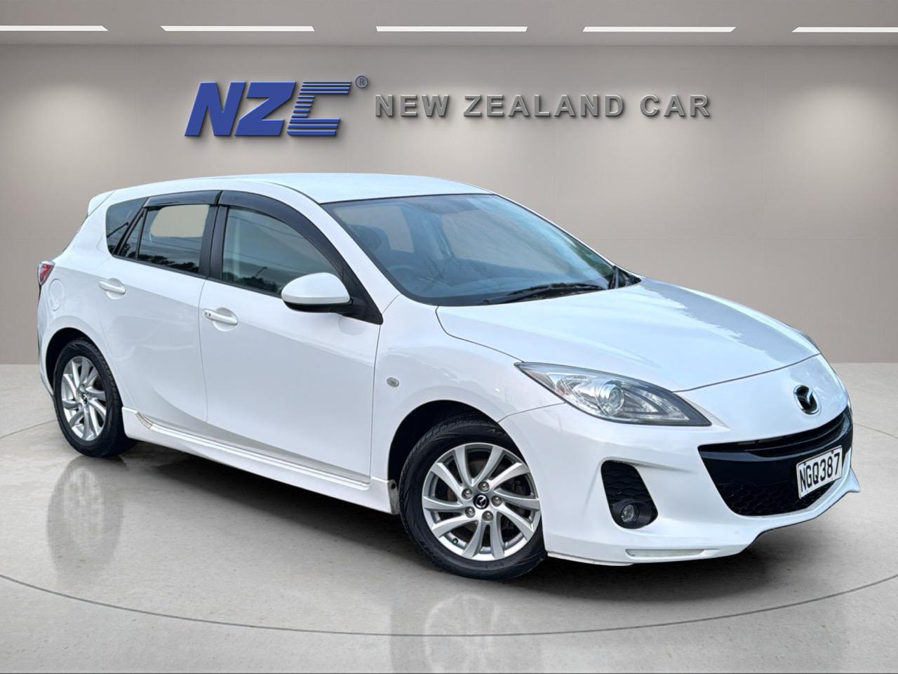 2012 Mazda Axela KEYLESS ENTRY + REVERSE CAMERA + PUSH START